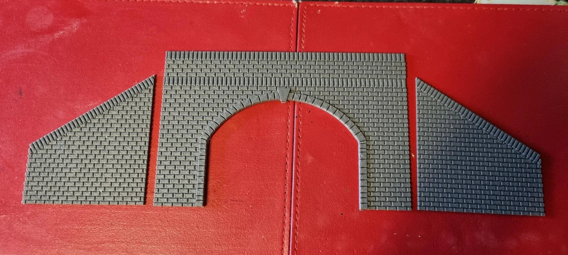 3D Designs OO Gauge Double Tunnel portal c/w retaining walls