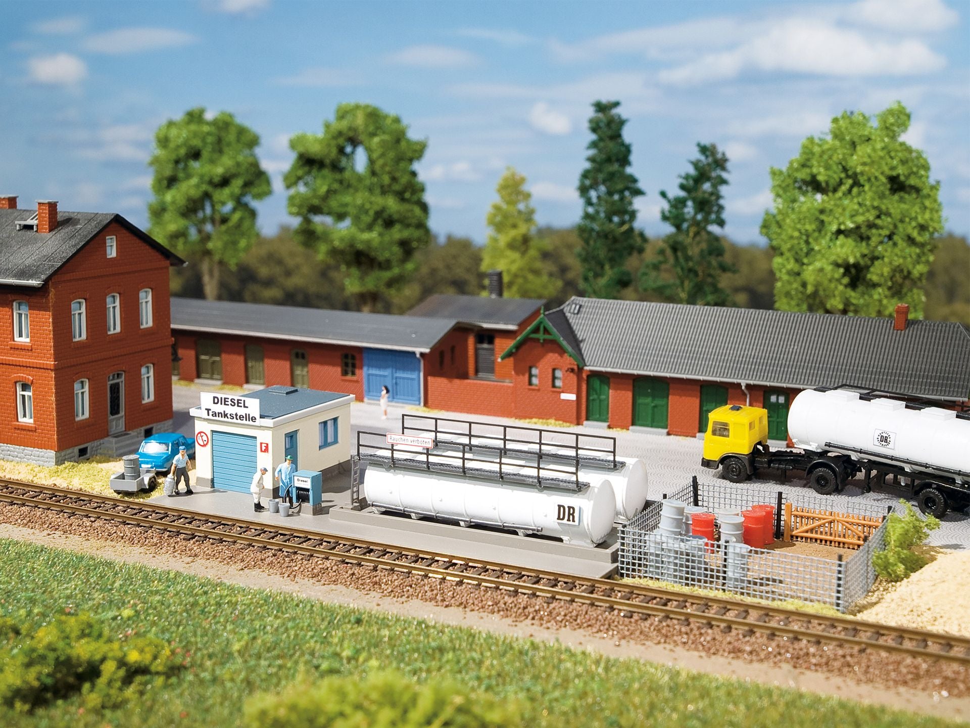 Auhagen 13326 TT Scale Diesel Loco fuelling station