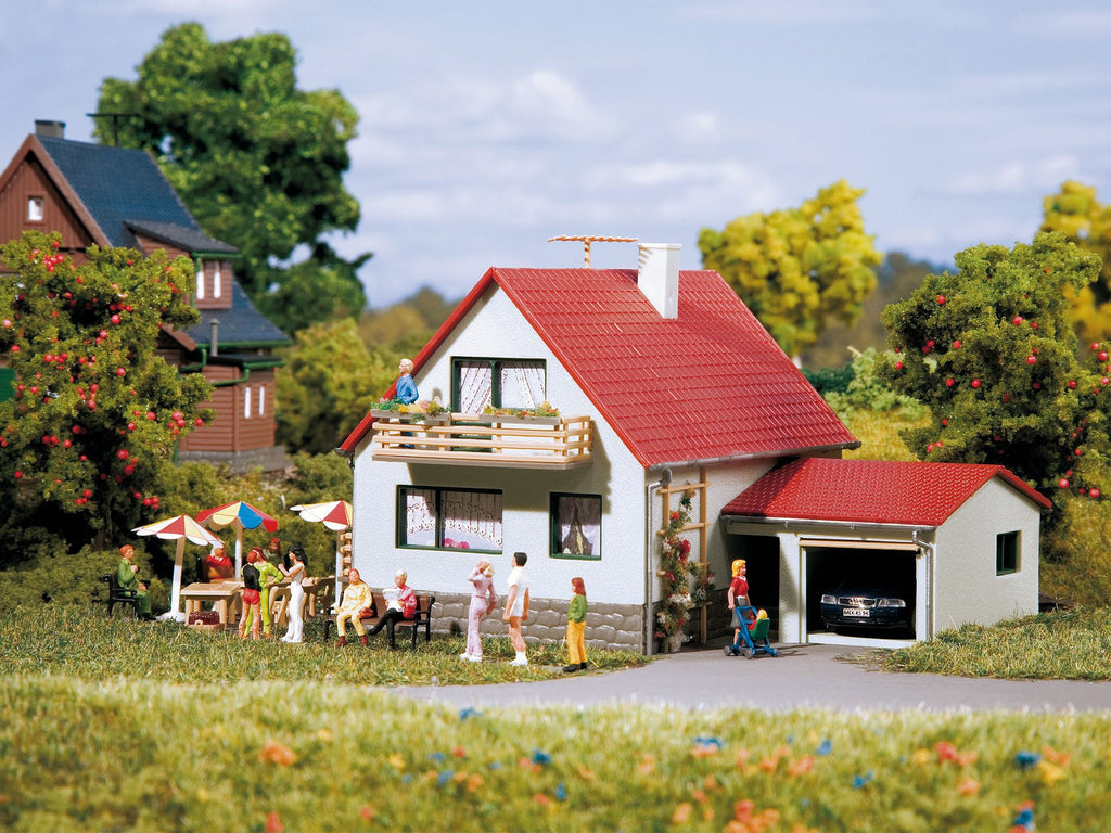 Auhagen 12222 HO/TT Scale House with Garage