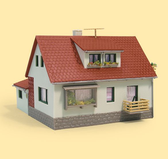 Auhagen 12222 HO/TT Scale House with Garage