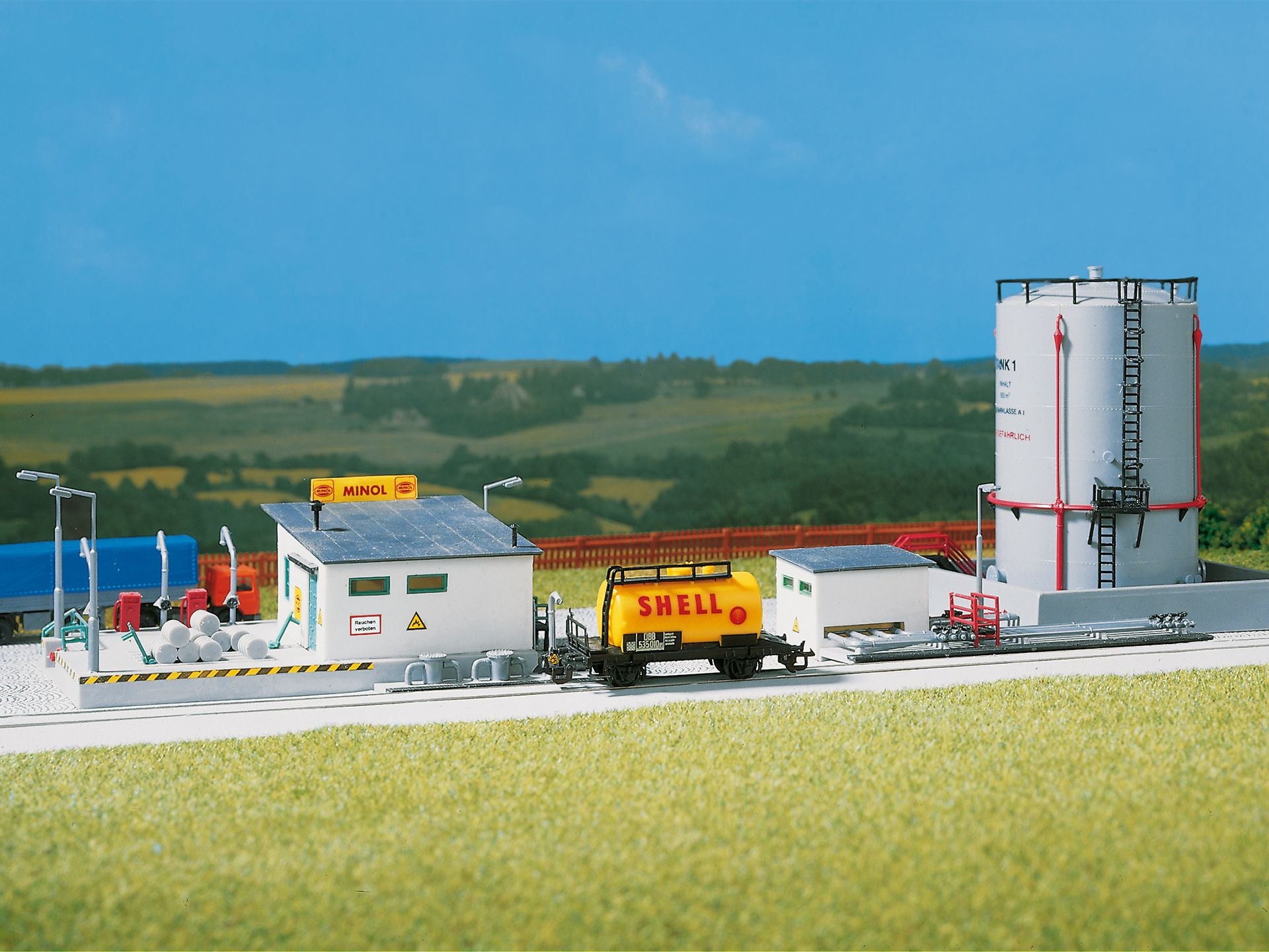 Auhagen 12264 HO/TT Scale Bulk Fuel storage Depot