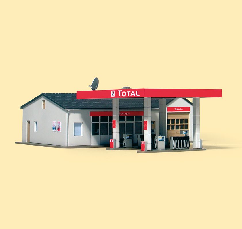 Auhagen 13320 TT Scale Modern Petrol Station