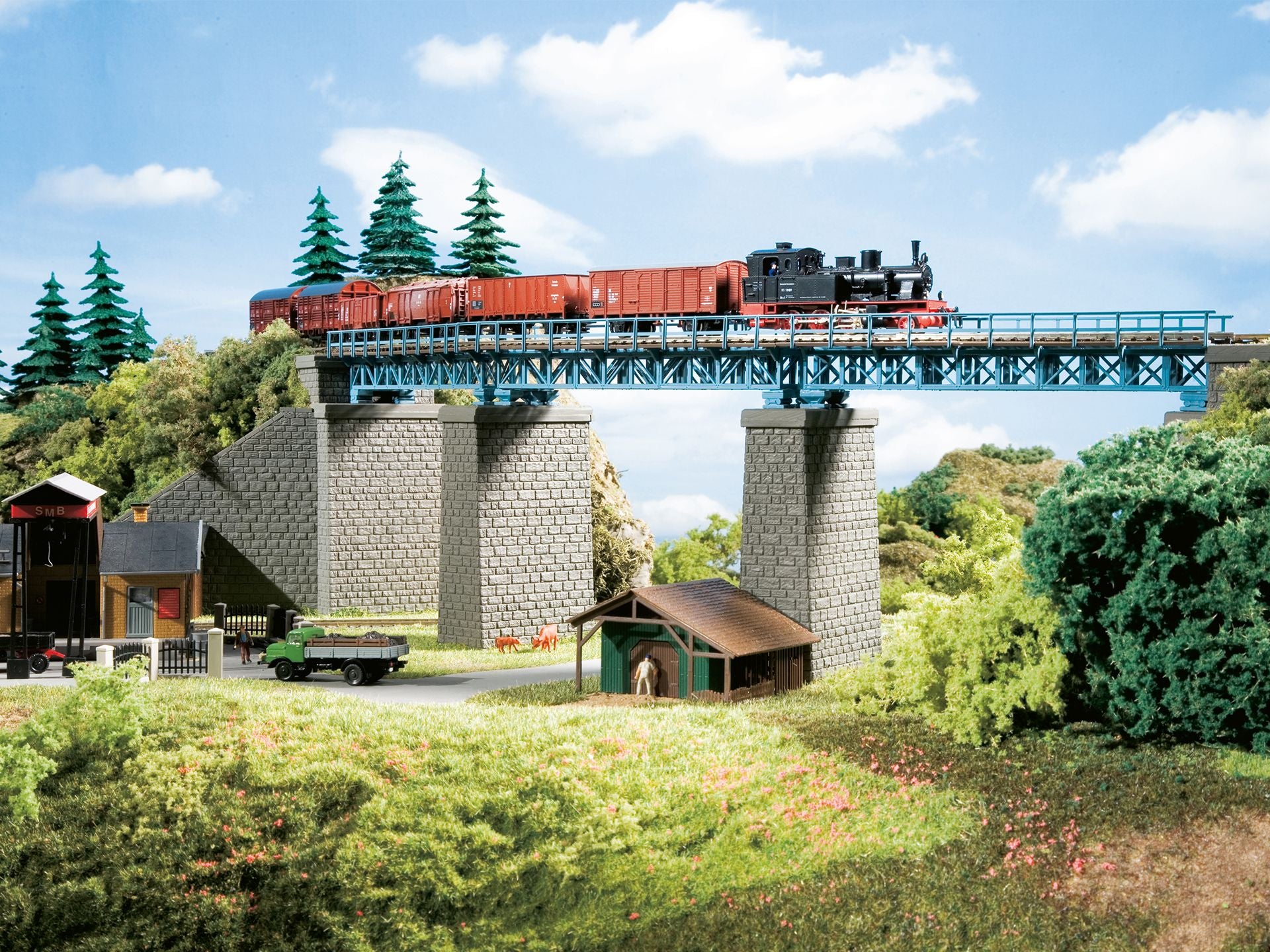 Auhagen 13325 TT Scale Curved Steel bridge c/w Pillars & support walls