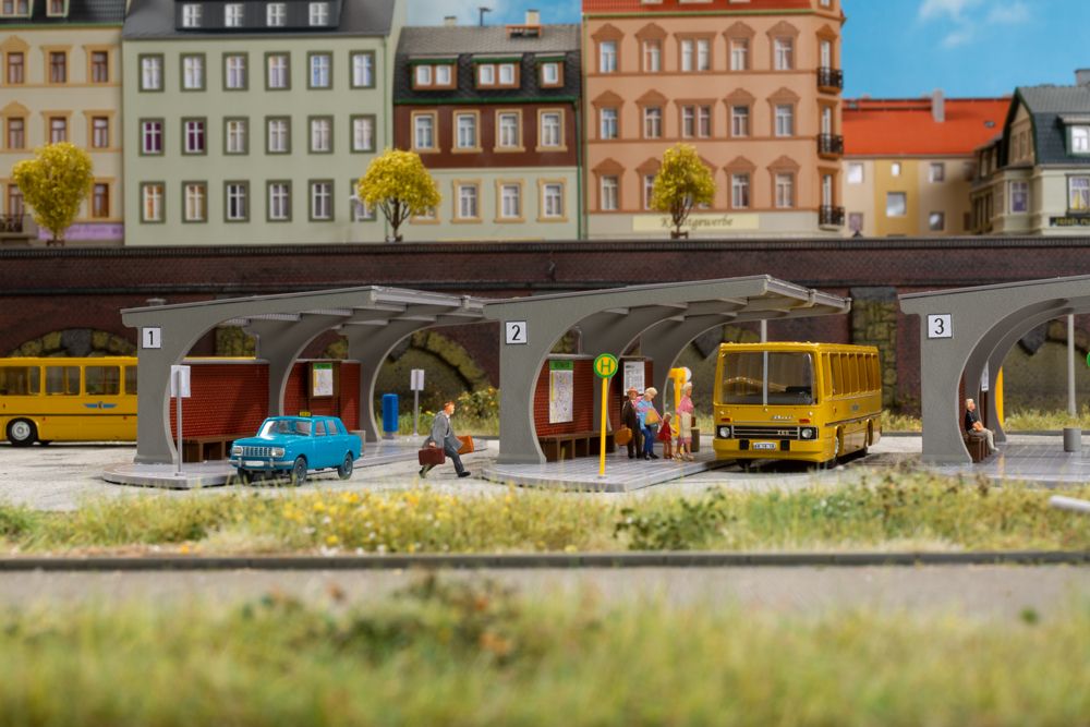 Auhagen 13349 TT 120 Scale Bus Station