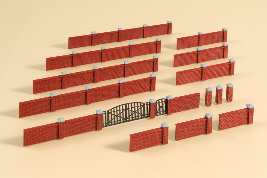 Auhagen 43666 TT Scale Brick Wall & Gate enclosure